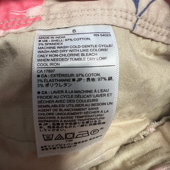 A pair of Banana Republic floral shorts in size 8 - Picture 4 of 8